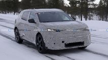 Peugeot E-5008 spy photo