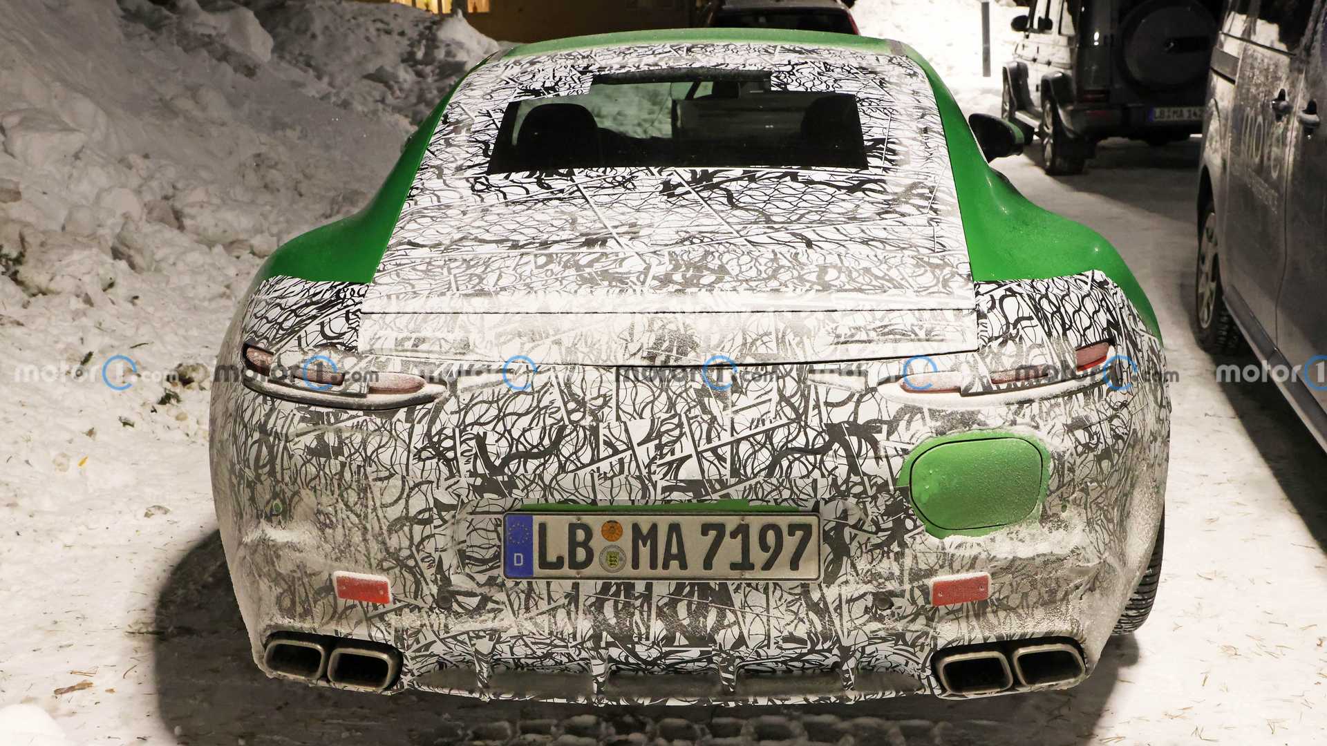 mercedes-amg-gt-coupe-phev-spy-photo.jpg