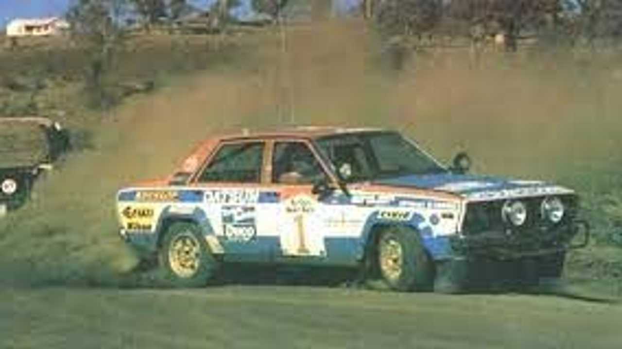 Shekhar Meta conduciendo un Datsun en el Rally Codasur.