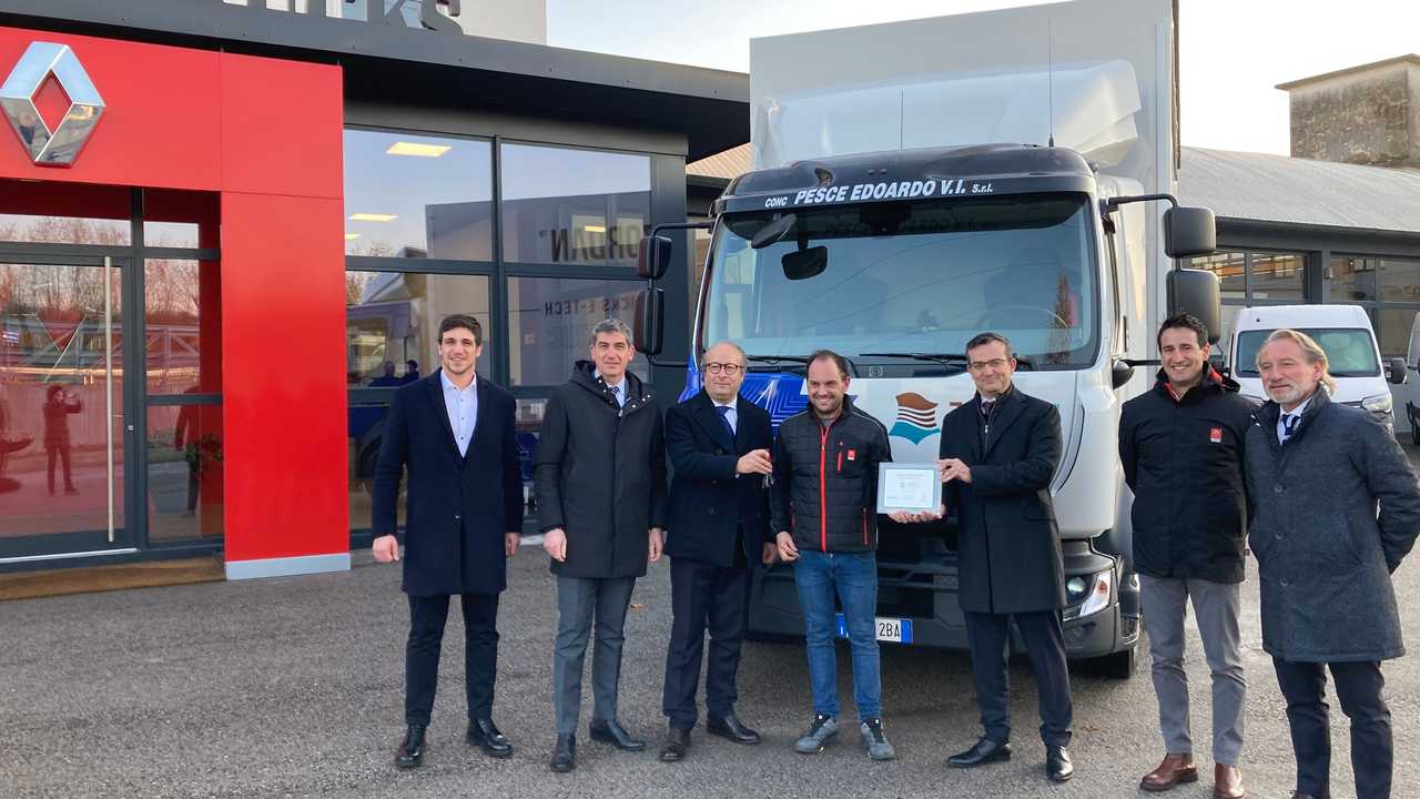 Renault Trucks, il primo D 16 E-TECH Elettrico per Pellami Zordan