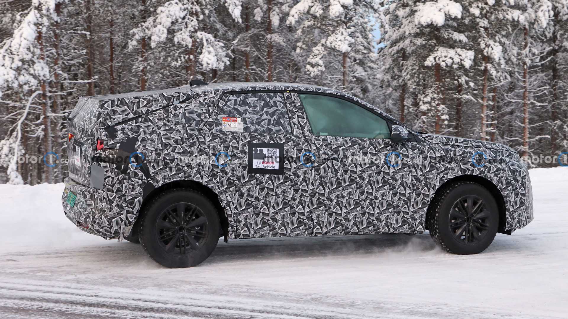 peugeot-3008-new-spy-photo.jpg