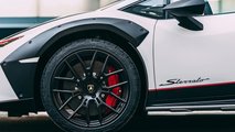 Bridgestone Dueler AT002 On Lamborghini Huracan Sterrato