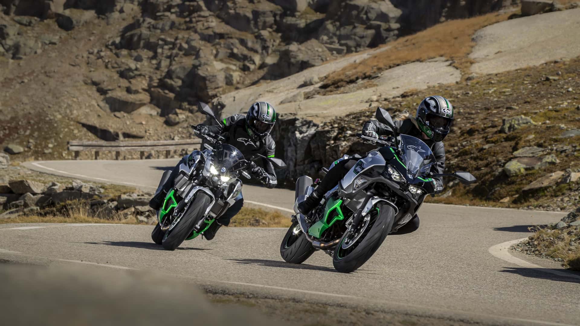 2024-kawasaki-z7-and-ninja-7-