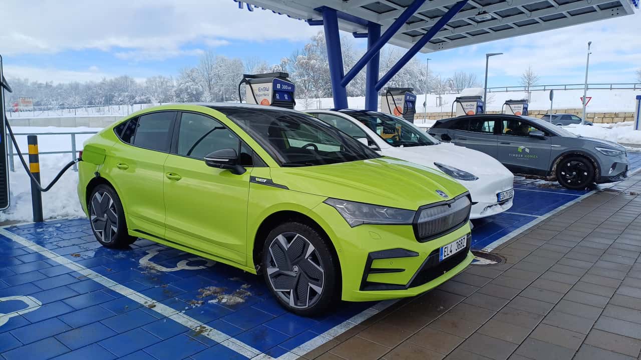 Elektroauto an der Schnelllade-Säule (Symbolbild von Stefan Leichsenring)