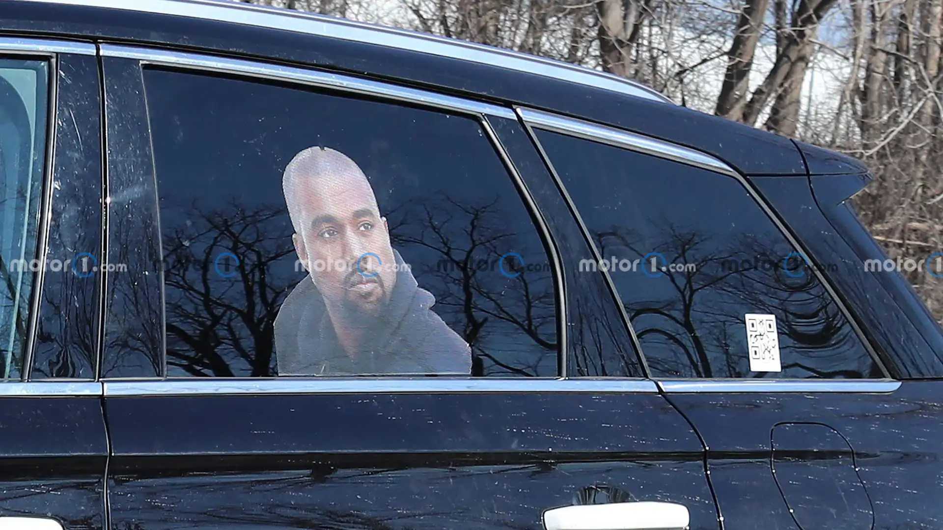 2023-lincoln-corsair-kanye-west-spy-shots.jpg