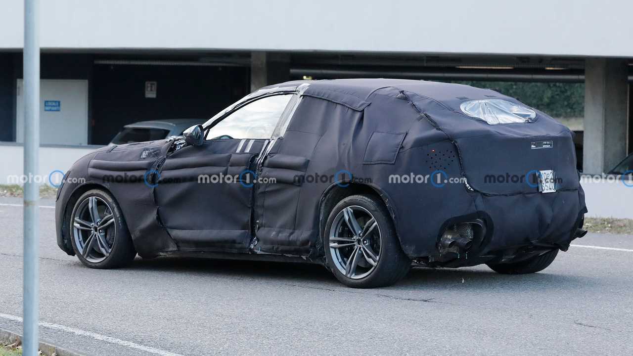 Foto - Ferrari Purosangue, nuove foto spia dei collaudi