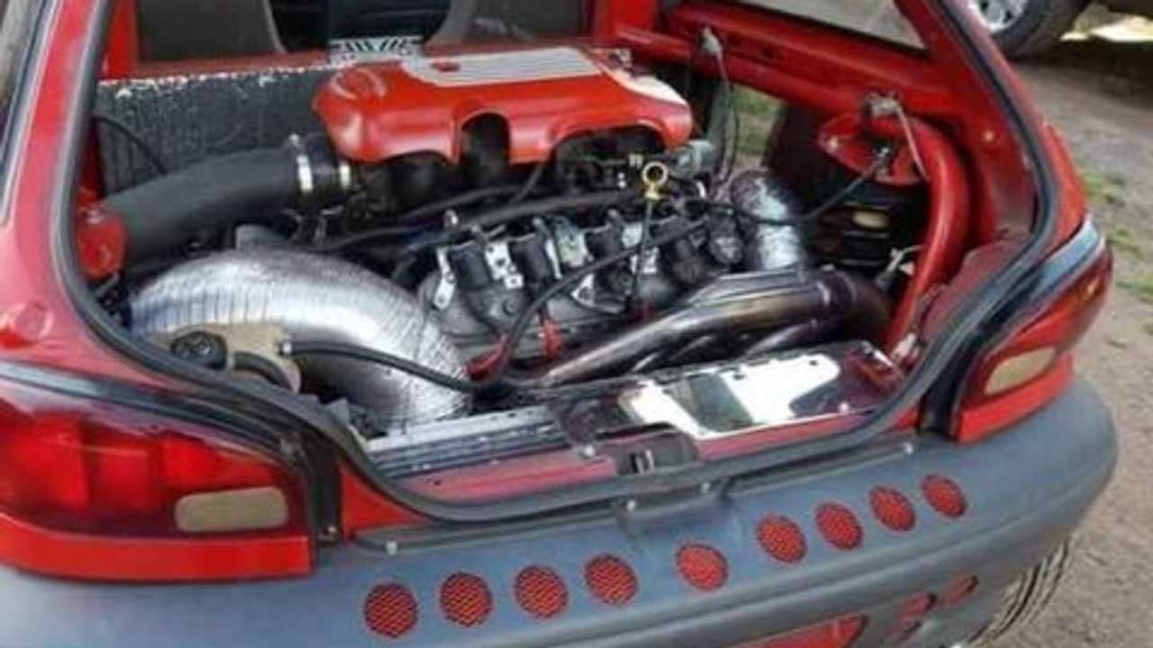 Suzuki Swift elaborata con motore 5.3 V8