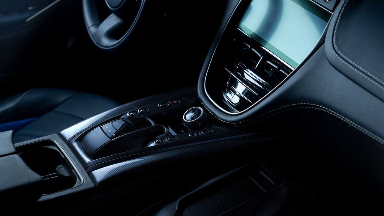 Aston Martin DBX707, интерьер