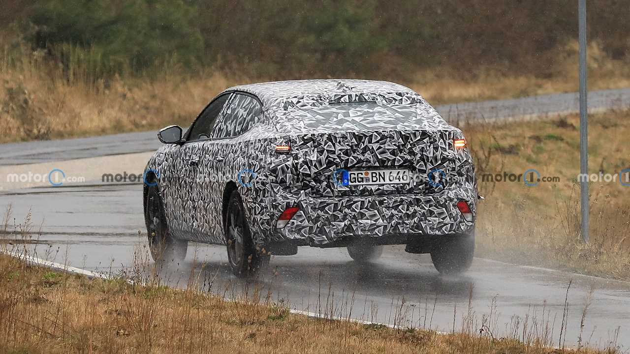 2023 Peugeot 4008 foto spia