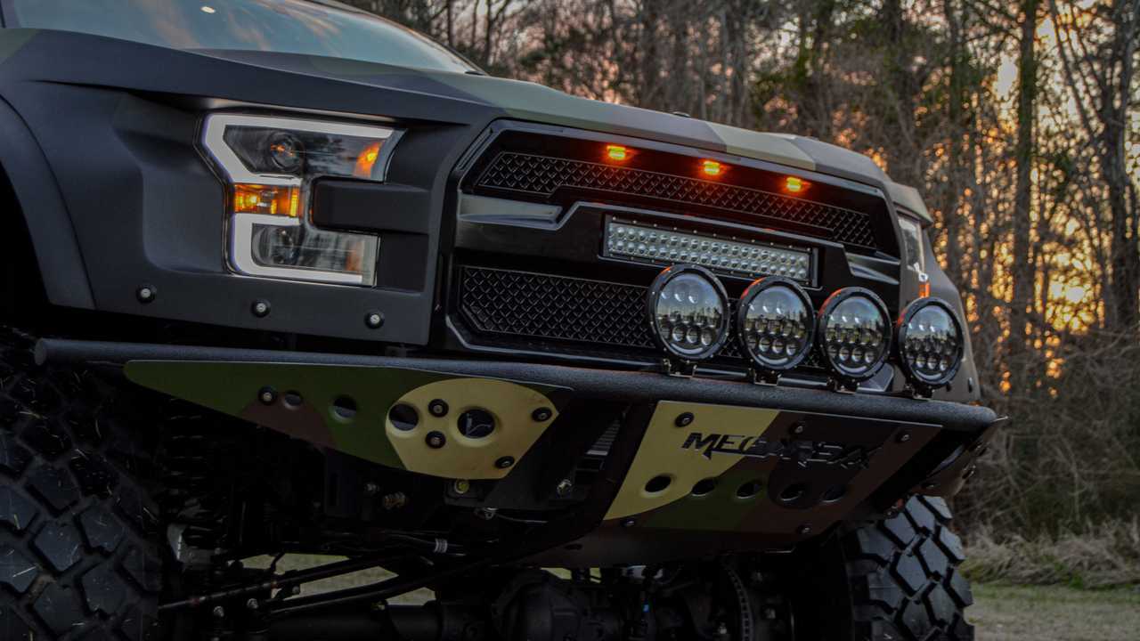Ford F-250 MegaRaptor de MegaRexx Trucks