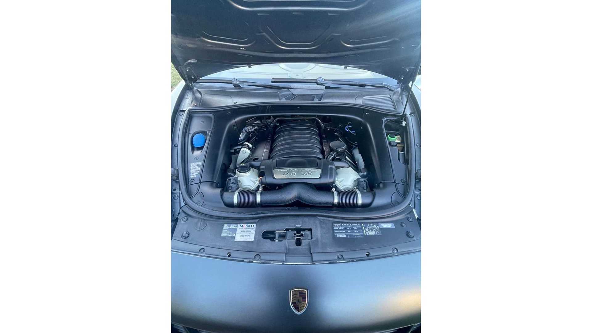2010 Porsche Cayenne Transsyberia GTS Convertible Engine