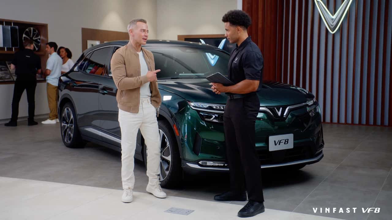 Foto - Lo spot per gli USA della VinFast VF8