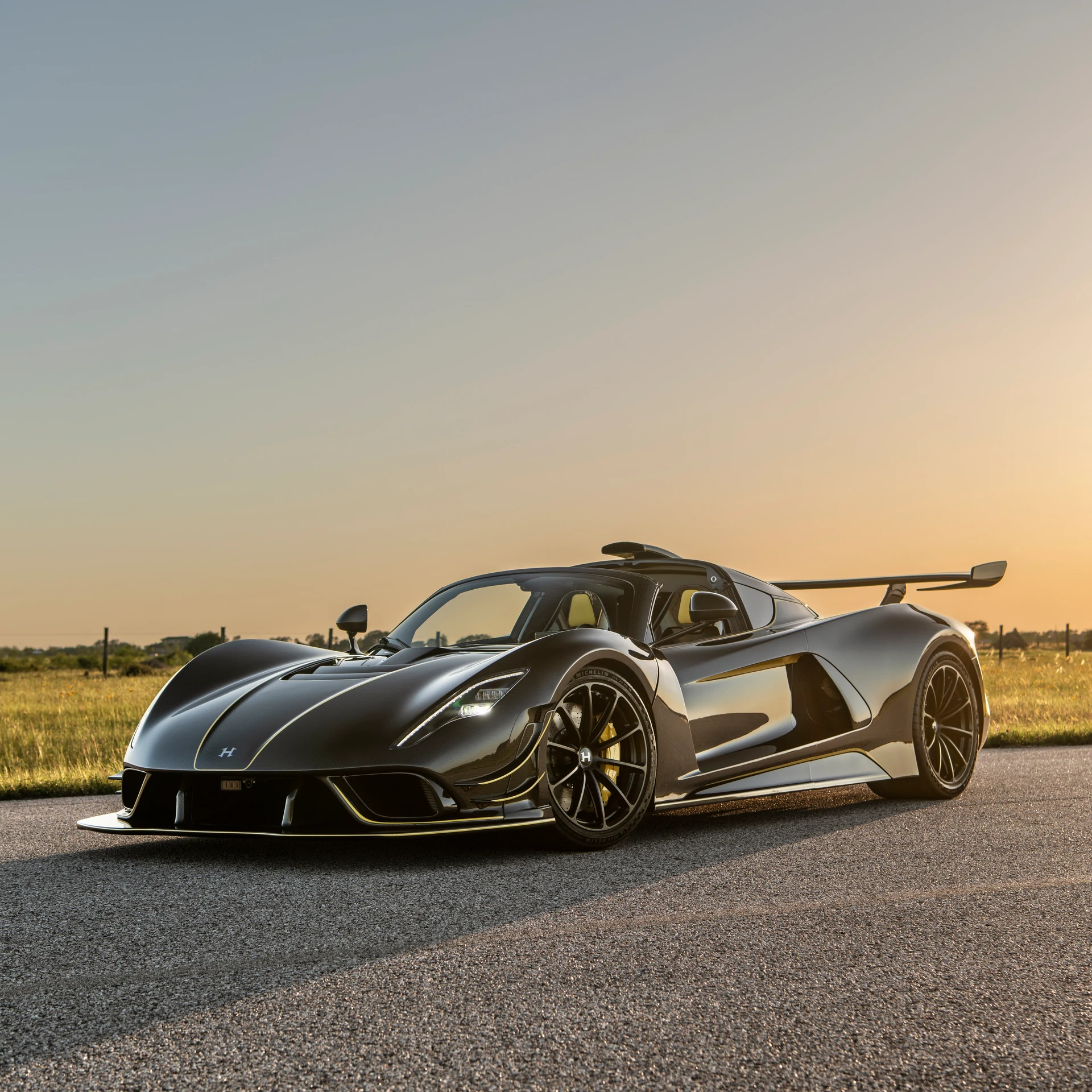 Hennessey Venom F5 Revolution Roadster Debuts With 1,817 HP, $3M Price