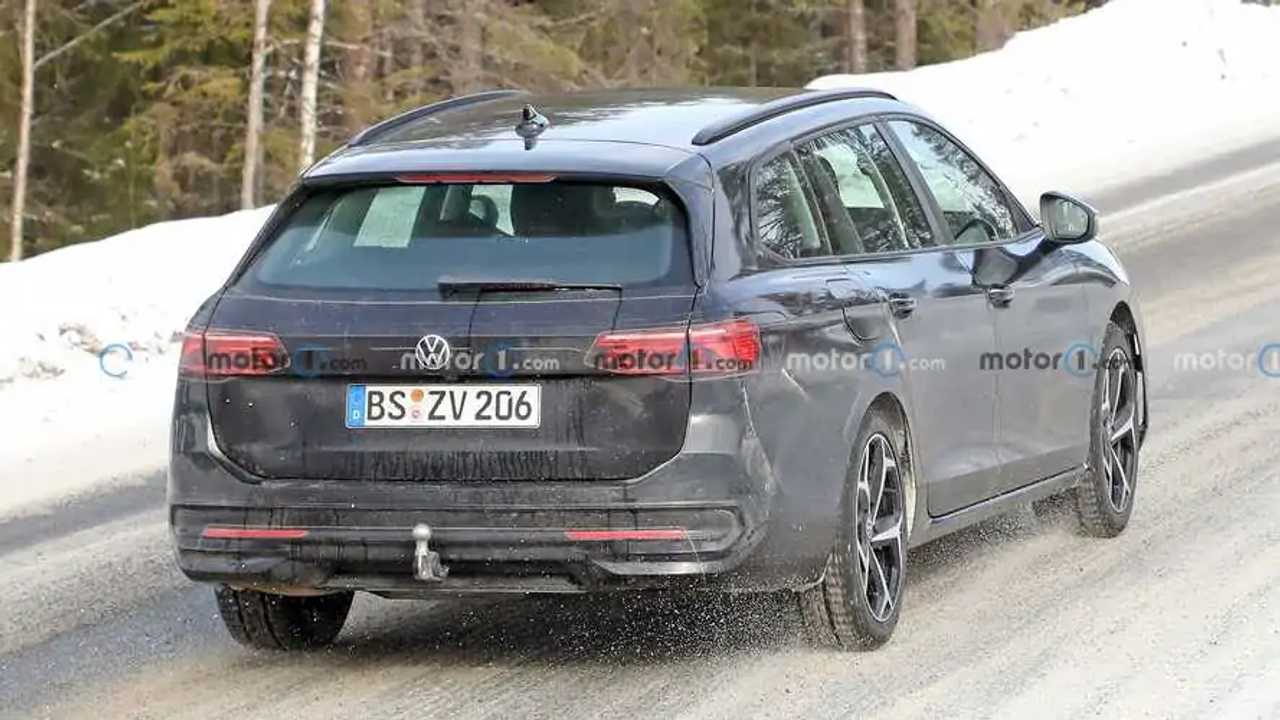 2024 VW Passat Shows Interior Design In New Spy Photos