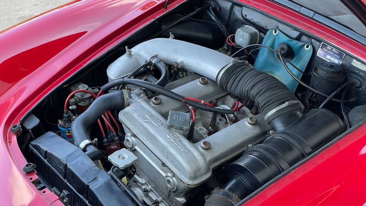 Foto - 1965 Alfa Romeo Giulia Spider Veloce 1600 by Pininfarina