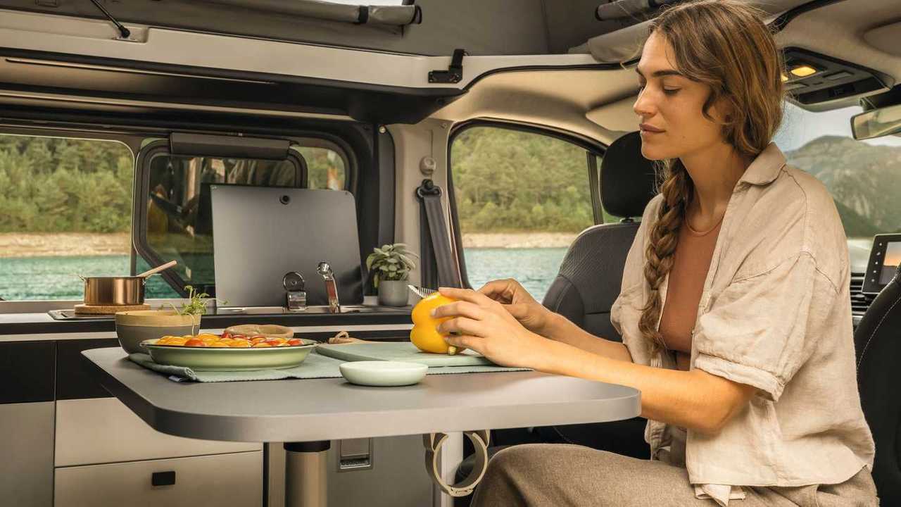 Renault Trafic SpaceNomad tavolino