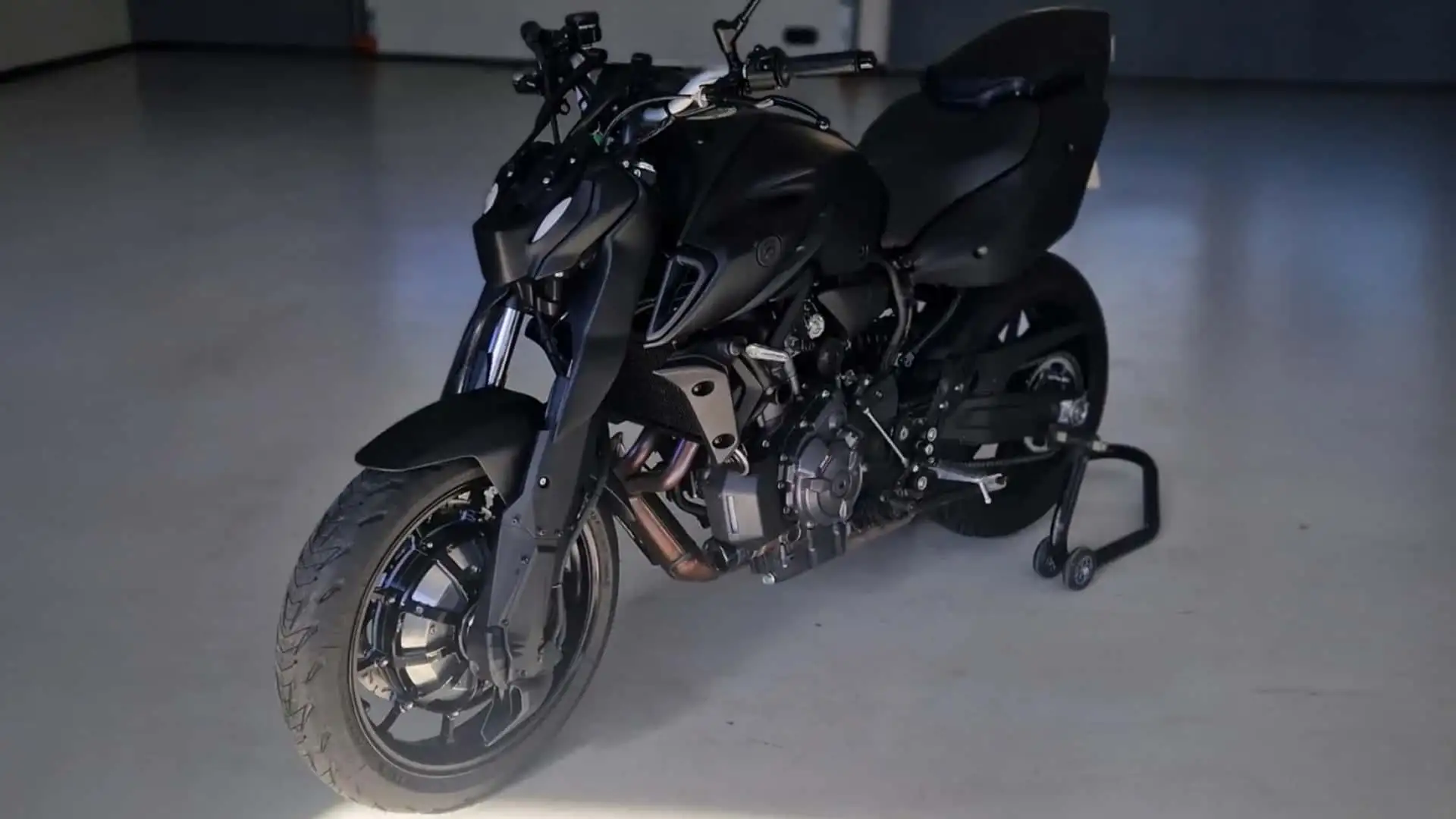 furion-f1-hybrid-yamaha-mt-07.webp
