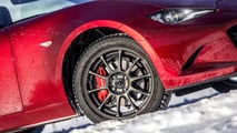 Mazda MX-5, la prova (di traverso) sulla neve