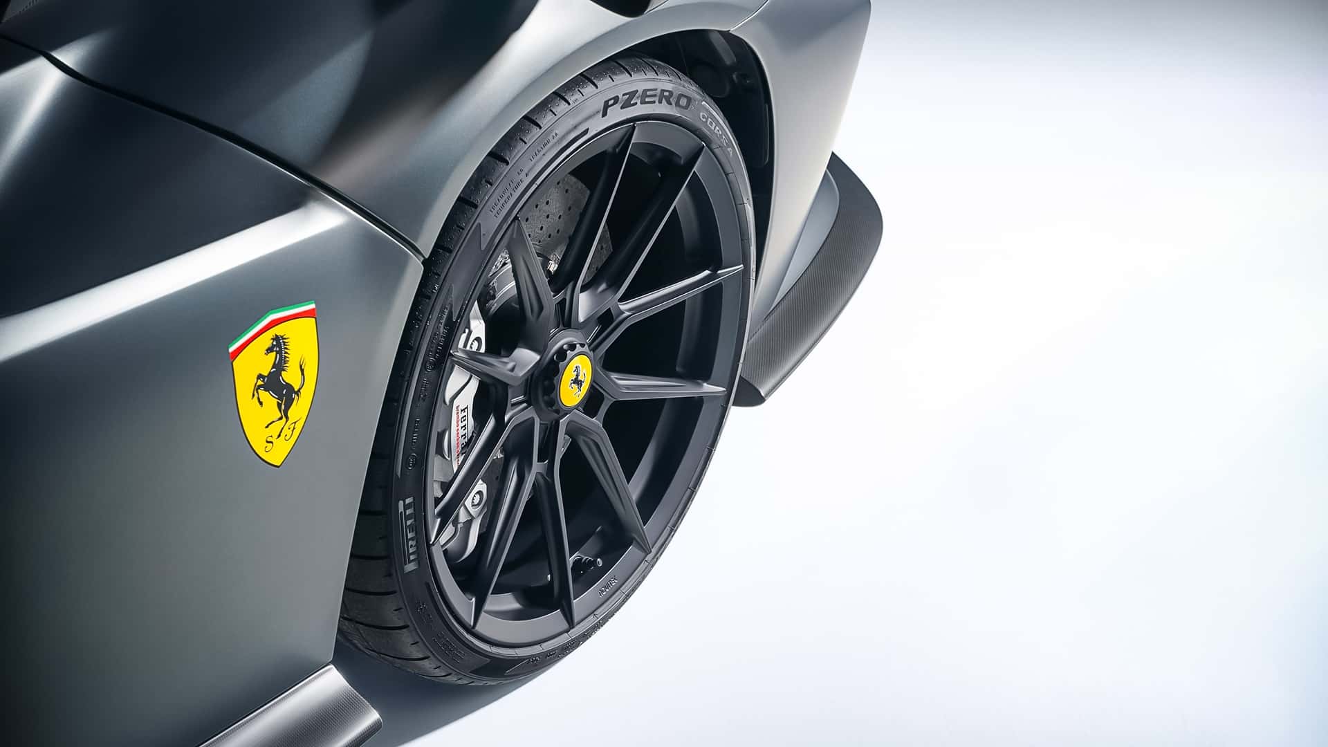 Novitec transforma al Ferrari Daytona SP3 con un exclusivo escape de oro - Autocosmos