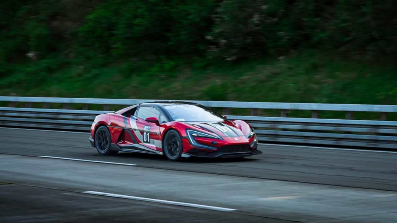 Yangwang U9 track Edition impegnata nel nuovo record di velocità per auto elettriche