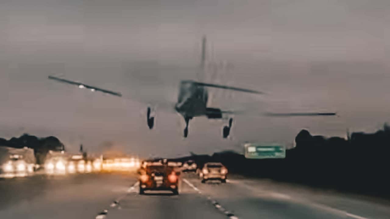 Crazy Video: Airplane Crash-Lands on Toyota Camry on Florida Highway