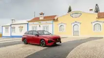 Peugeot 308 SW PHEV, prueba en carretera de Motor1.com