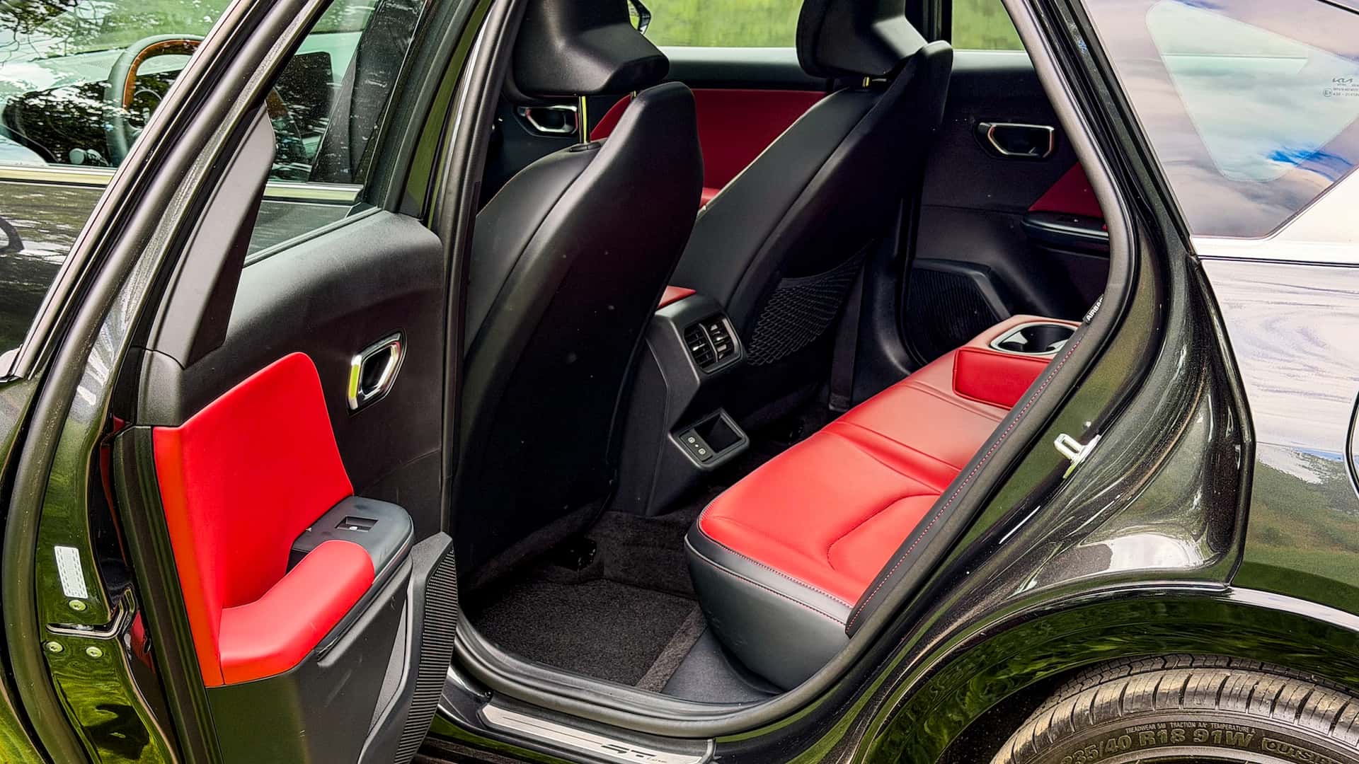 https://cdn.motor1.com/images/mgl/BXZ0em/s1/2026-kia-k4-hatchback-review.jpg
