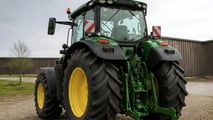 Nuovo John Deere 6R: foto prototipo e ipotesi tecniche