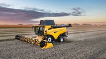 New Holland CX PLMi: le mietitrebbie CX7 e CX8 si rinnovano