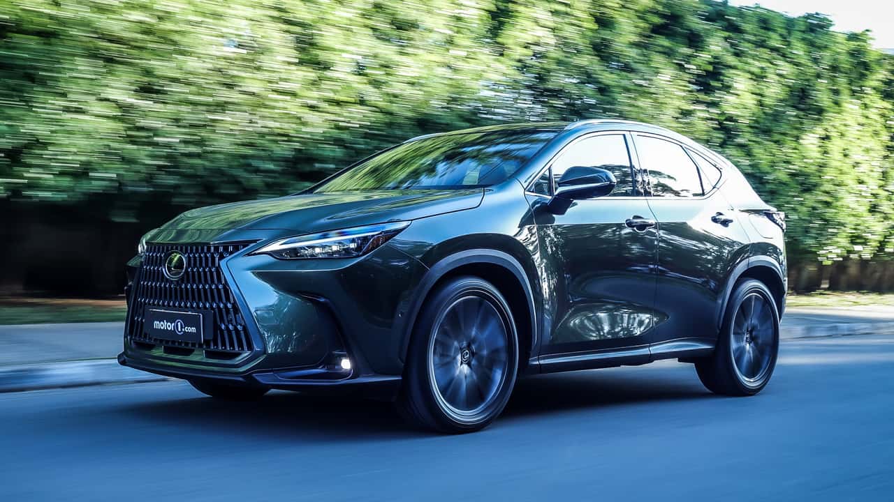 Acelerando o Lexus NX 450h+ 2026