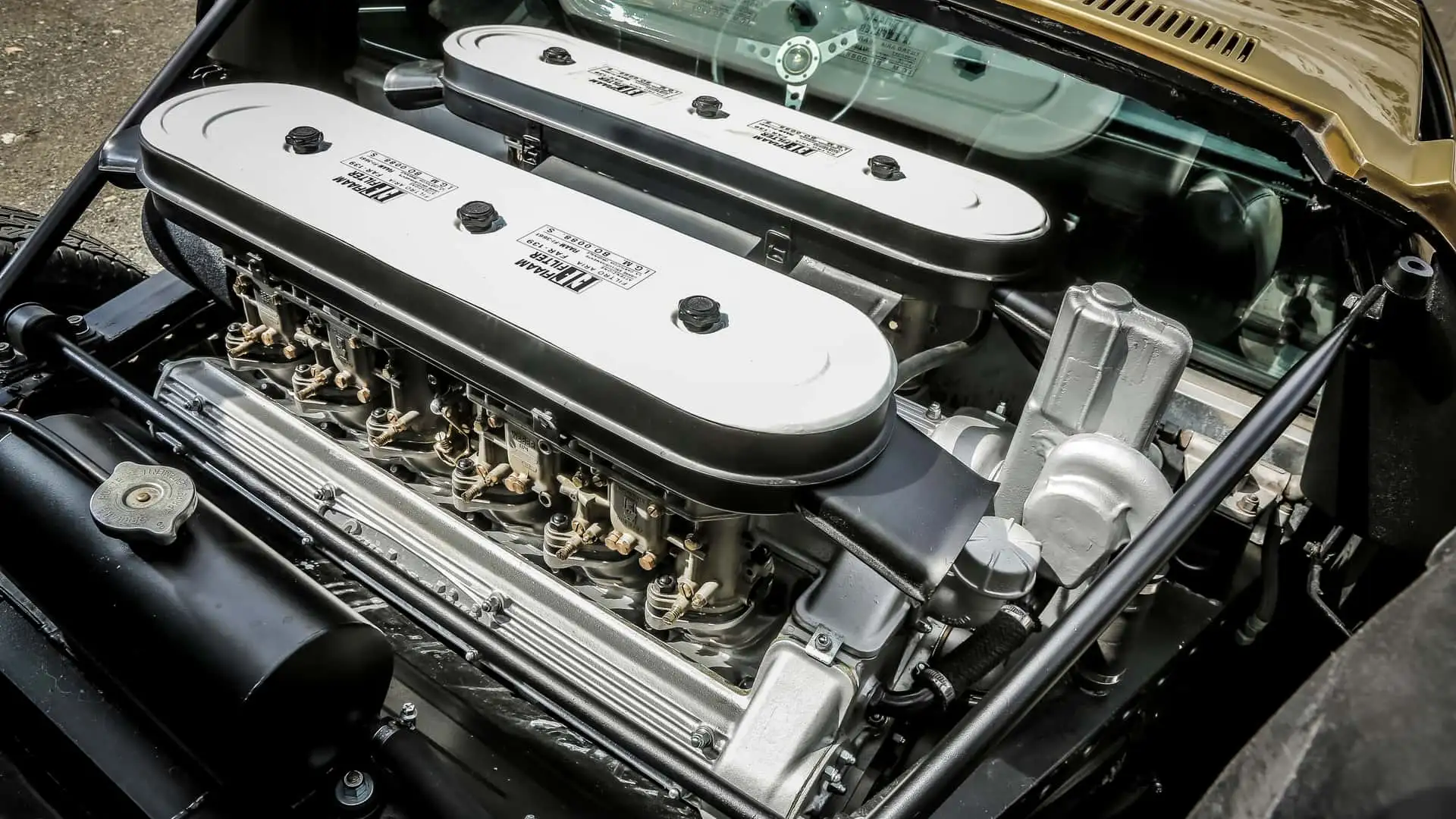 https://cdn.motor1.com/images/mgl/BXZObw/s1/lamborghini-miura-s.webp