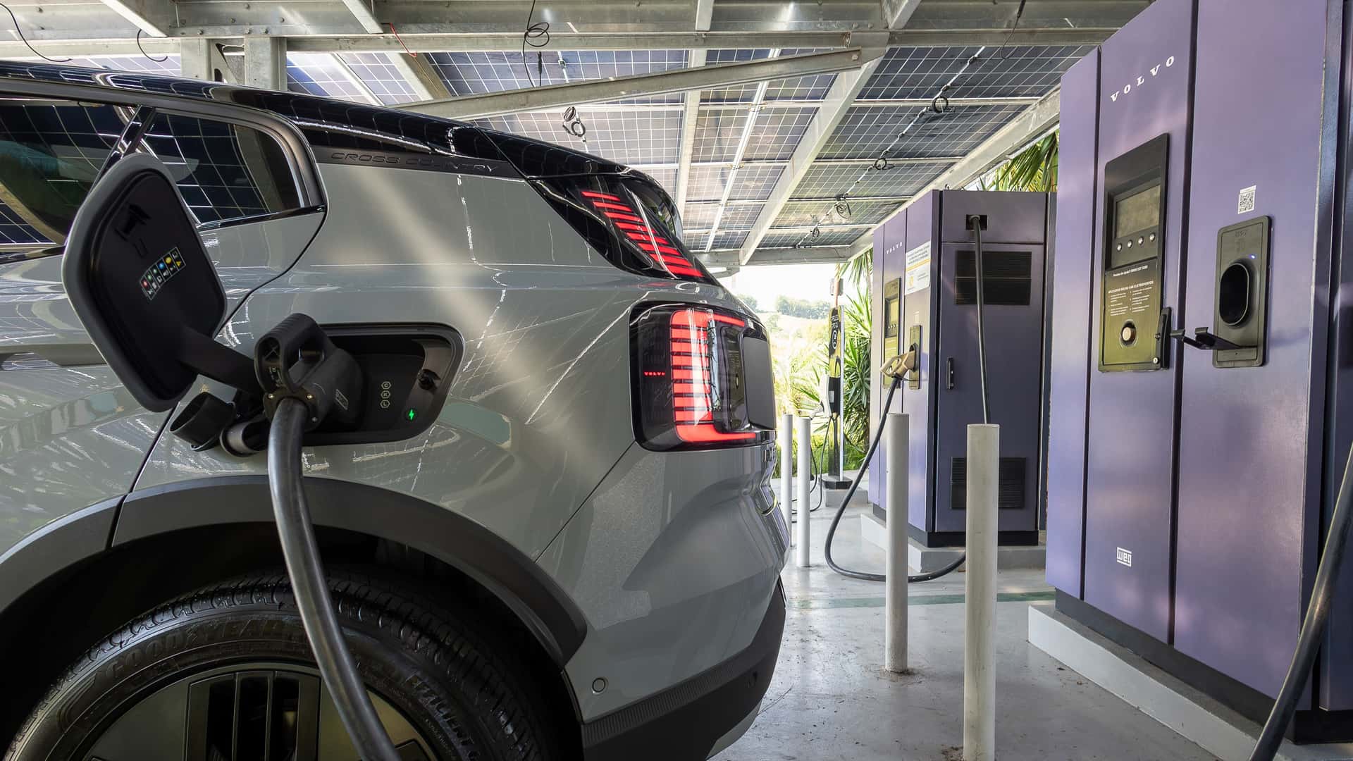 Volvo encerra recarga gratuita para clientes em nova fase da rede própria