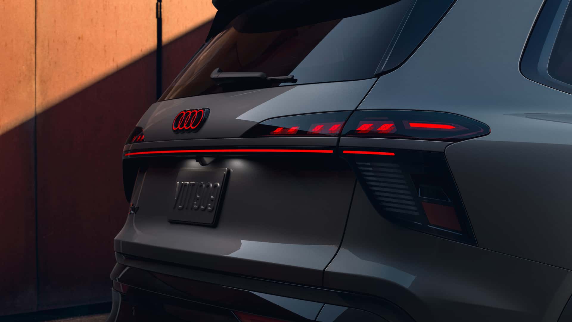 https://cdn.motor1.com/images/mgl/BXZRqA/s1/2027-audi-sq7.jpg