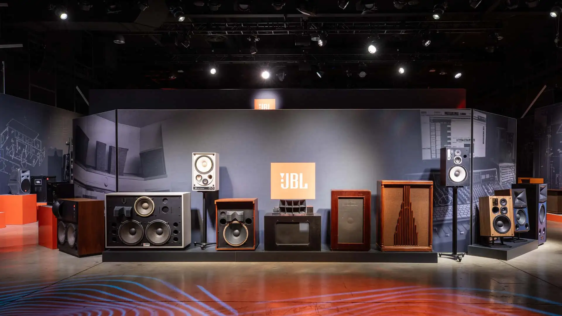 https://cdn.motor1.com/images/mgl/BXZRrM/s1/jbl-northridge-tour.webp