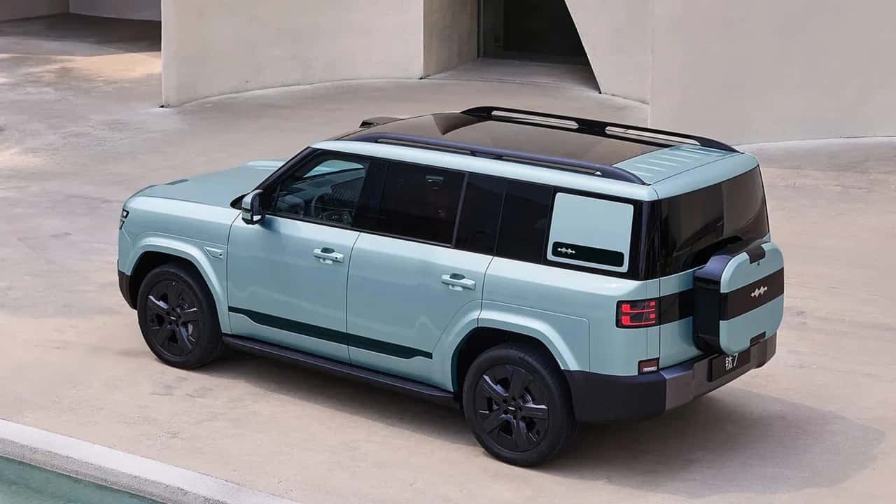 El último Defender chino es el más osado: va a competir en casa de Land Rover