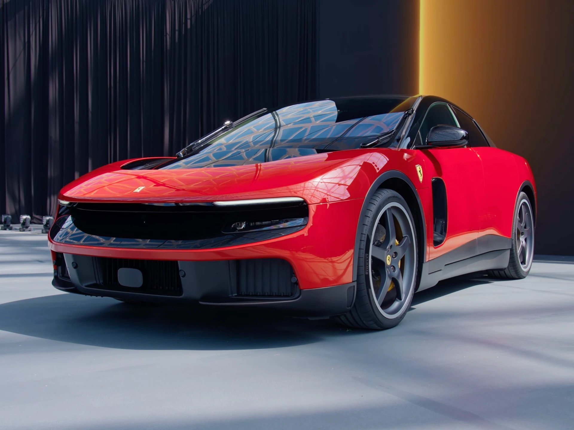 ferrari-luce-ev.webp