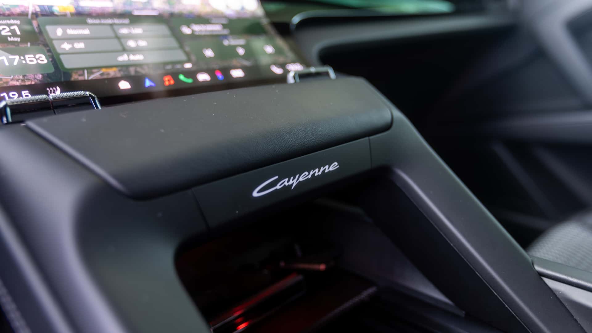 https://cdn.motor1.com/images/mgl/BXZVjw/s1/2026-porsche-cayenne-s-coupe-electric.jpg