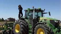 John Deere,1400 vacche e l'agricoltura di precisione