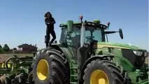 John Deere,1400 vacche e l'agricoltura di precisione