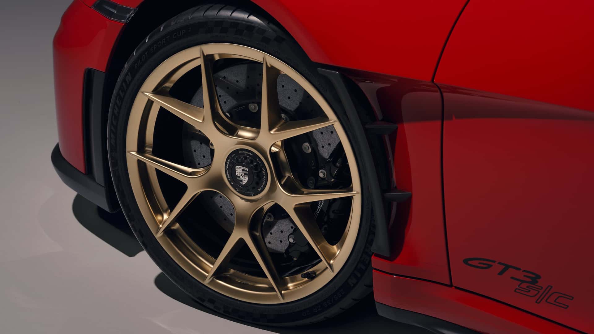 https://cdn.motor1.com/images/mgl/BXZZYZ/s1/porsche-911-gt3-s-c.jpg