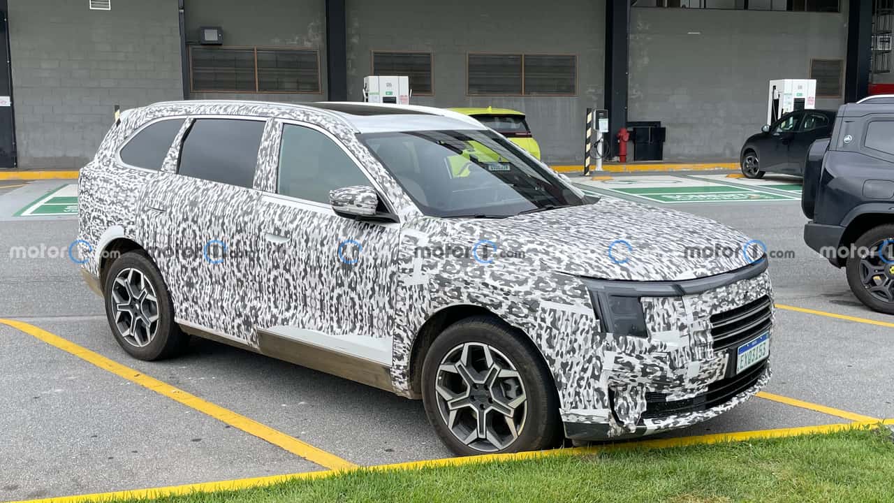 Flagra: Jetour X70L, rival de BYD Song Plus e Haval H6, é visto em testes no Brasil