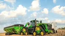 ohn Deere 9RX: il trattore quadricingolo MY 2024