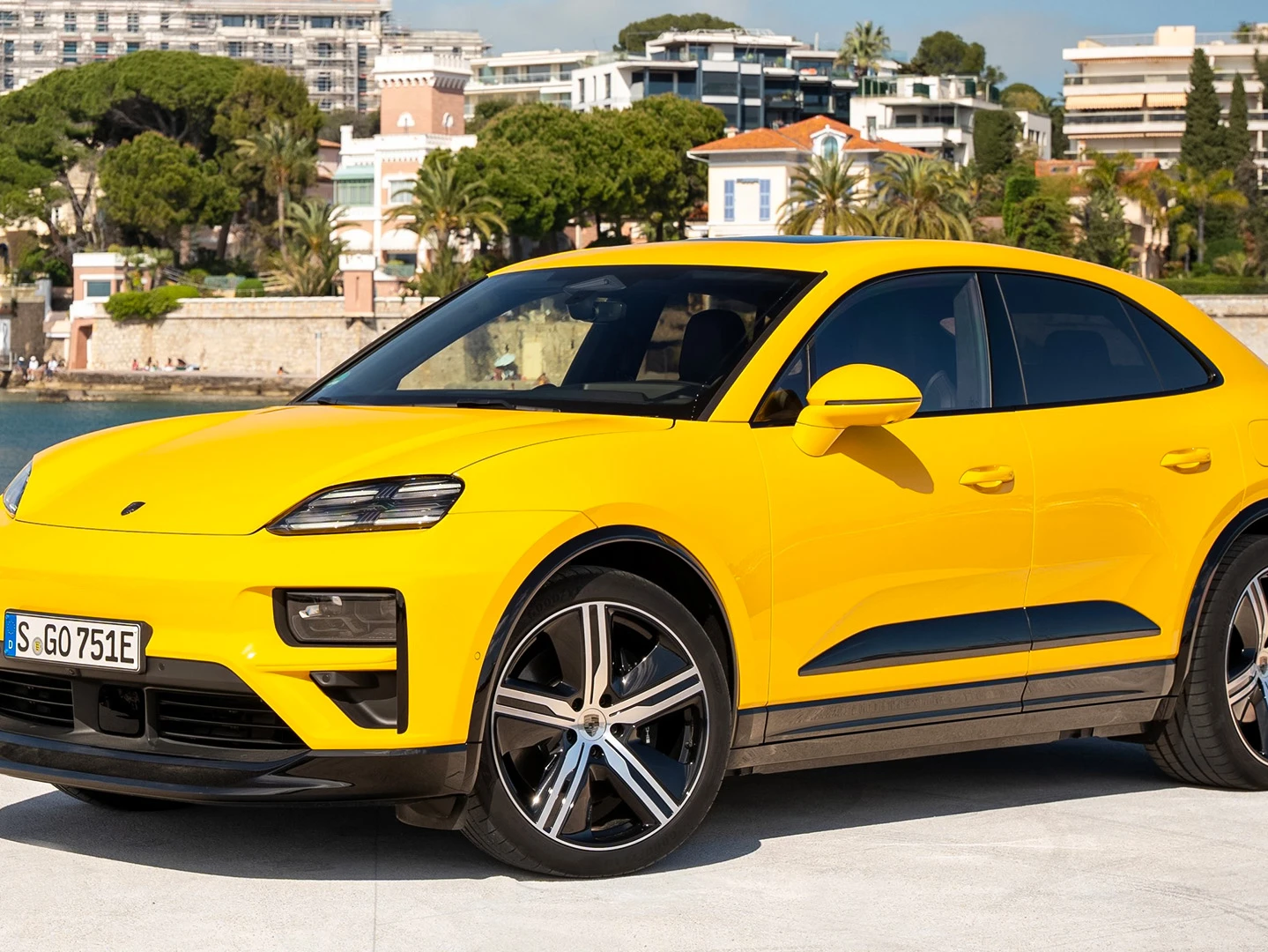 自動車 Porsche Macan Turbo 2025 PORSCHE MACAN TURBO // REVIEW on AUTOBAHN - YouTube