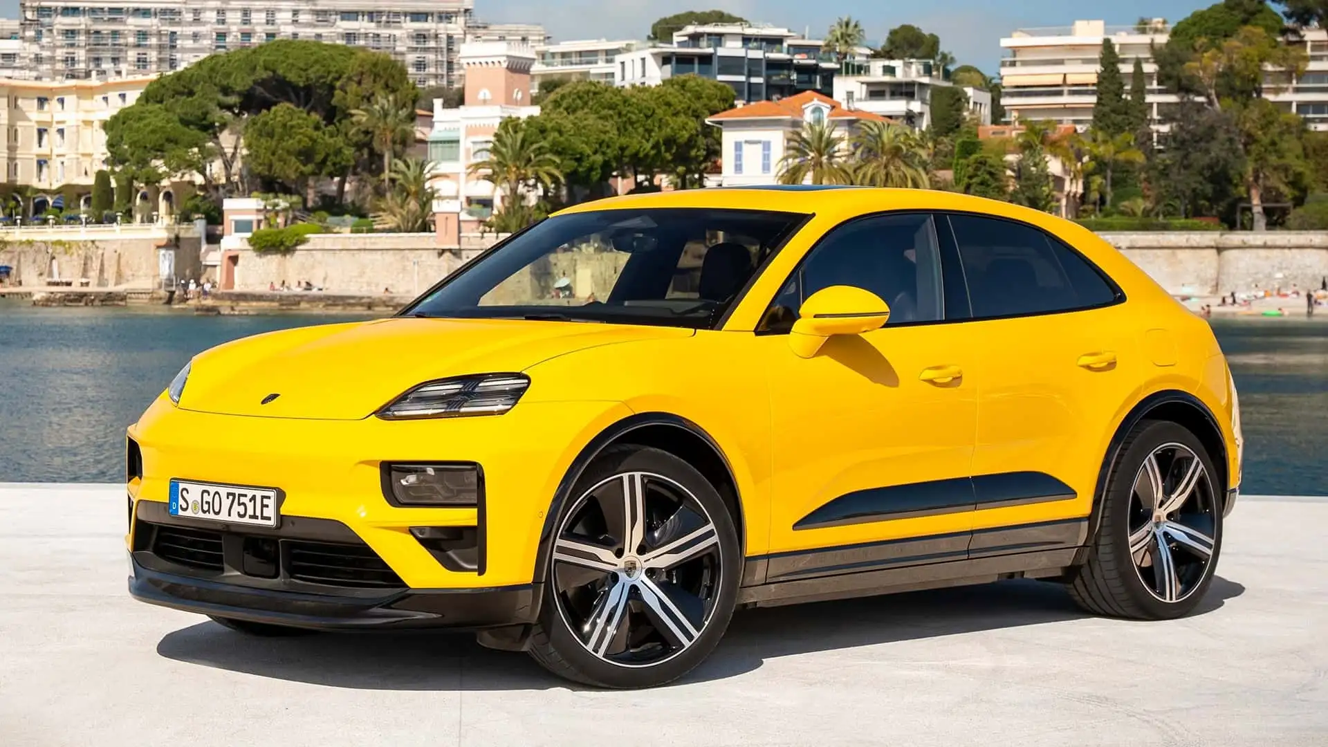 自動車 Porsche Macan Turbo 812E658B03C1400CB5FA2BFBC64F5A