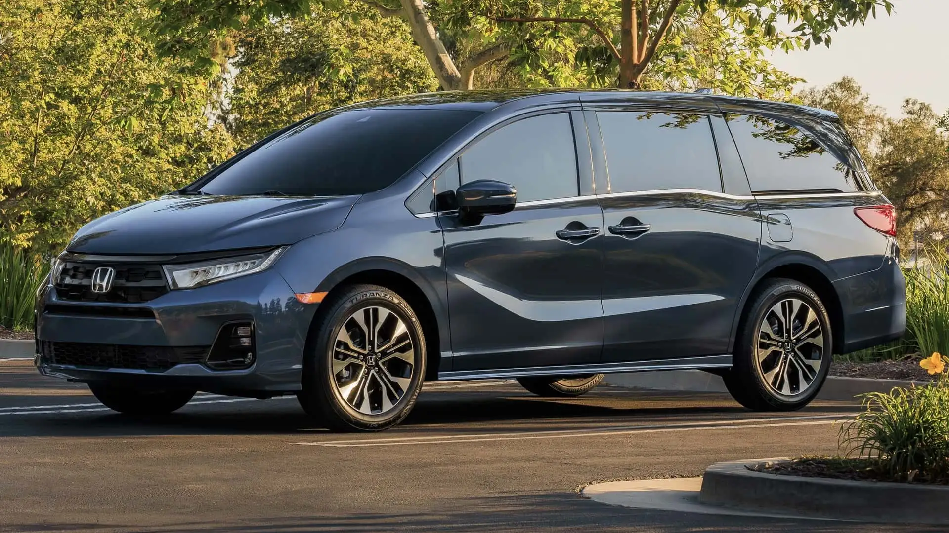ダーク・オデッセイ　Dark Odyssey x68000 The Updated Honda Odyssey Borrows One Thing From the NSX