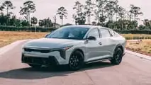 Kia K4 sedã 2027