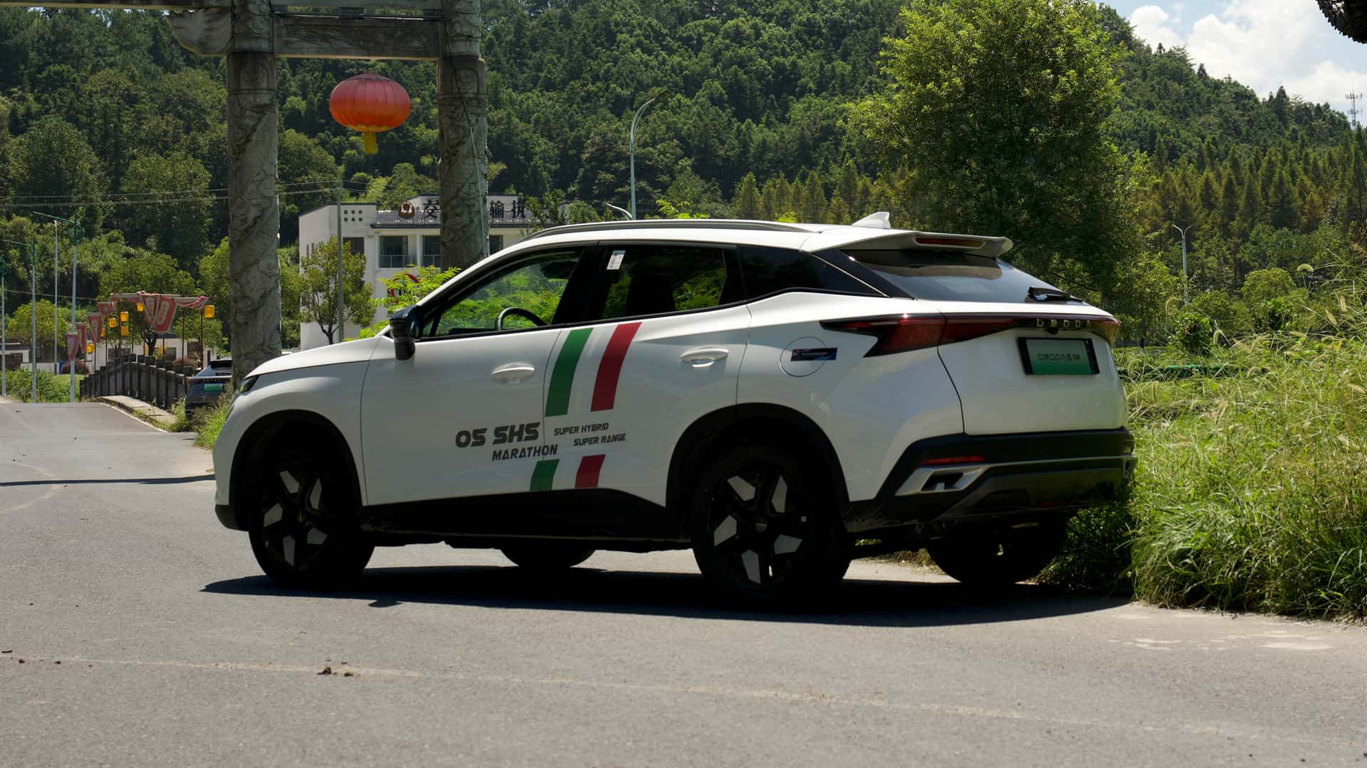 Imagen del artículo: Este Toyota híbrido recibe un baño de realidad del Omoda 5 SHS-S