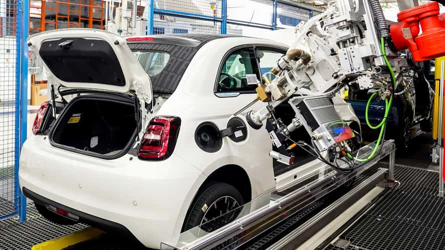 Un nuovo modello, la nuova 500 e non solo: i piani Stellantis per l'italia