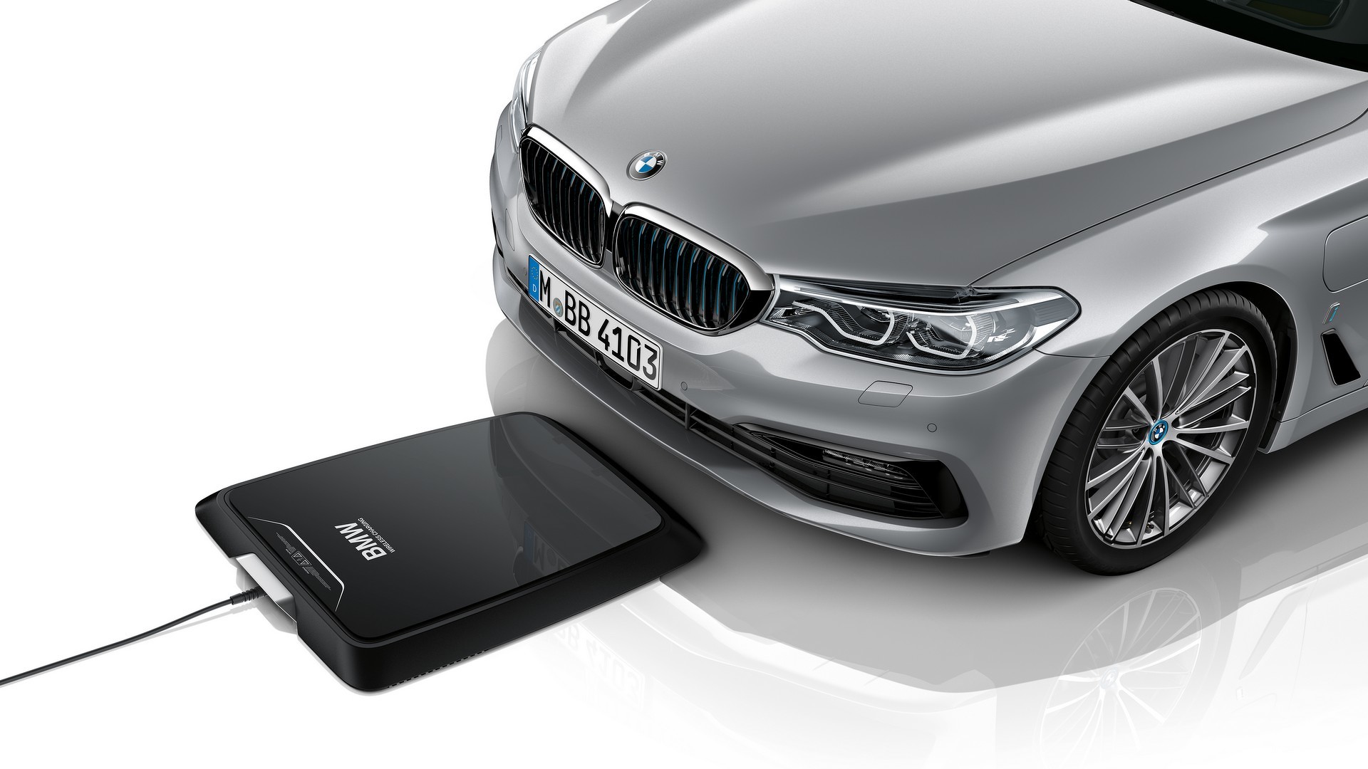 BMW lança primeiro carregador por indução para carros elétricos e híbridos
