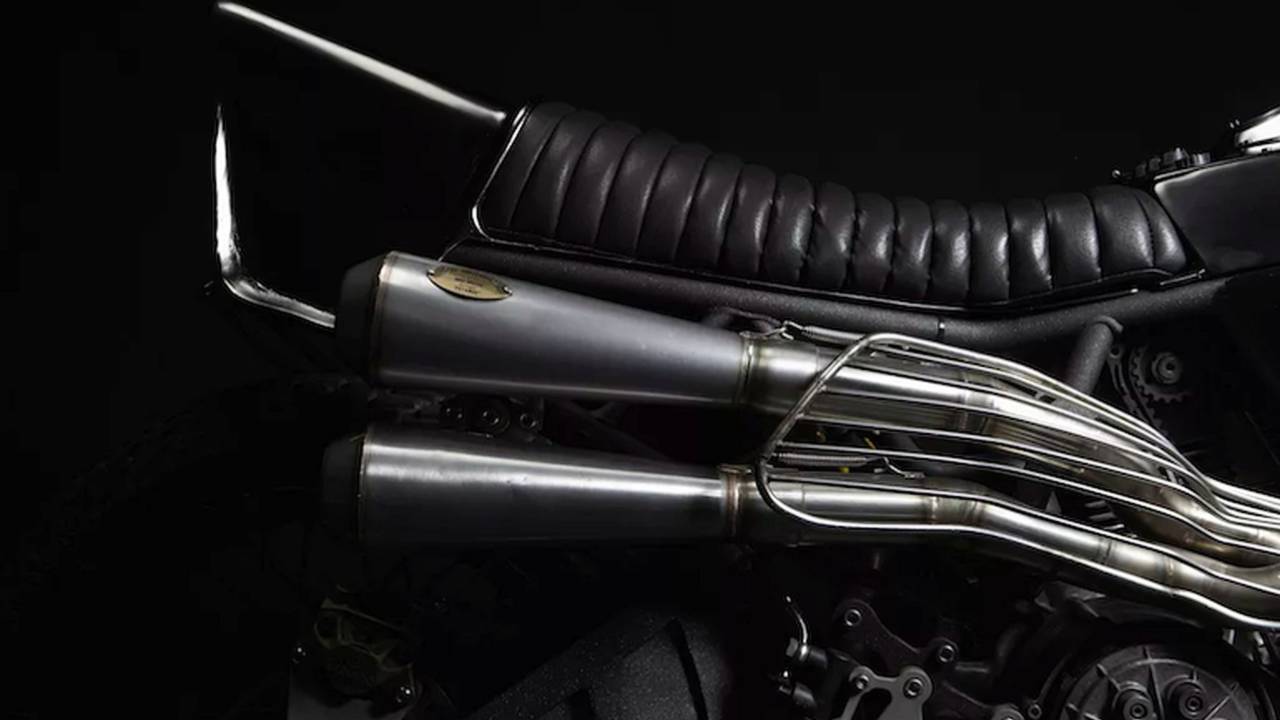 The custom, wire-covered exhaust on El Solitario's Petardo build